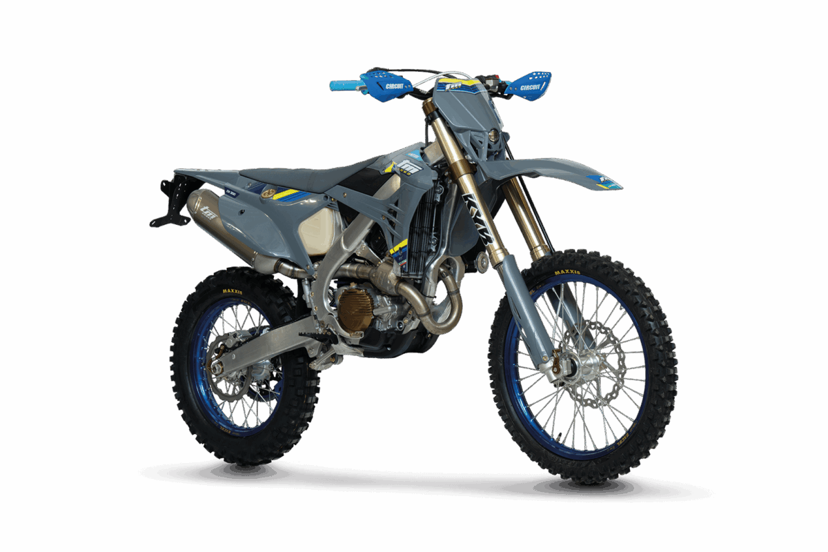 TM EN 300 Corse four-stroke, front three-quarter